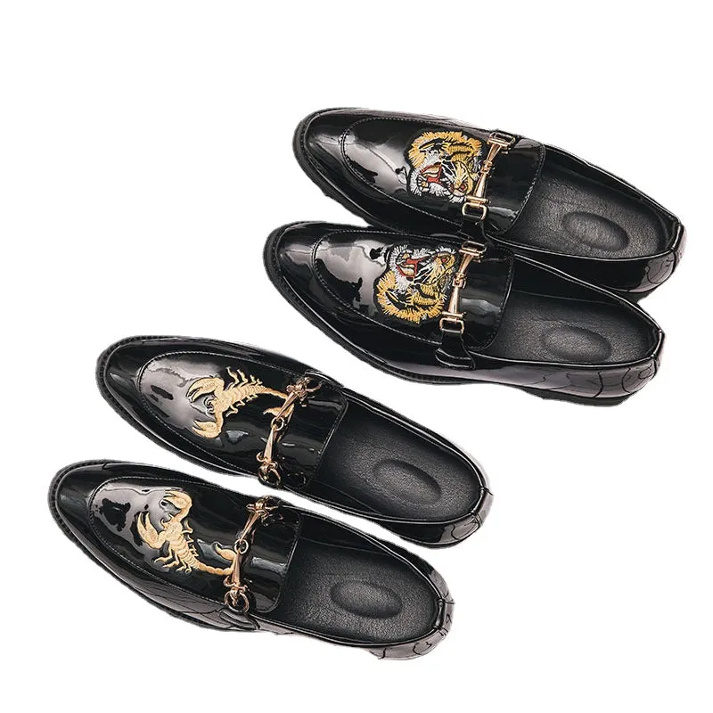 24 fall new tiger and scorpion embroidery single-shoe paint leather hairstylist trend bloke casual leather shoes tide