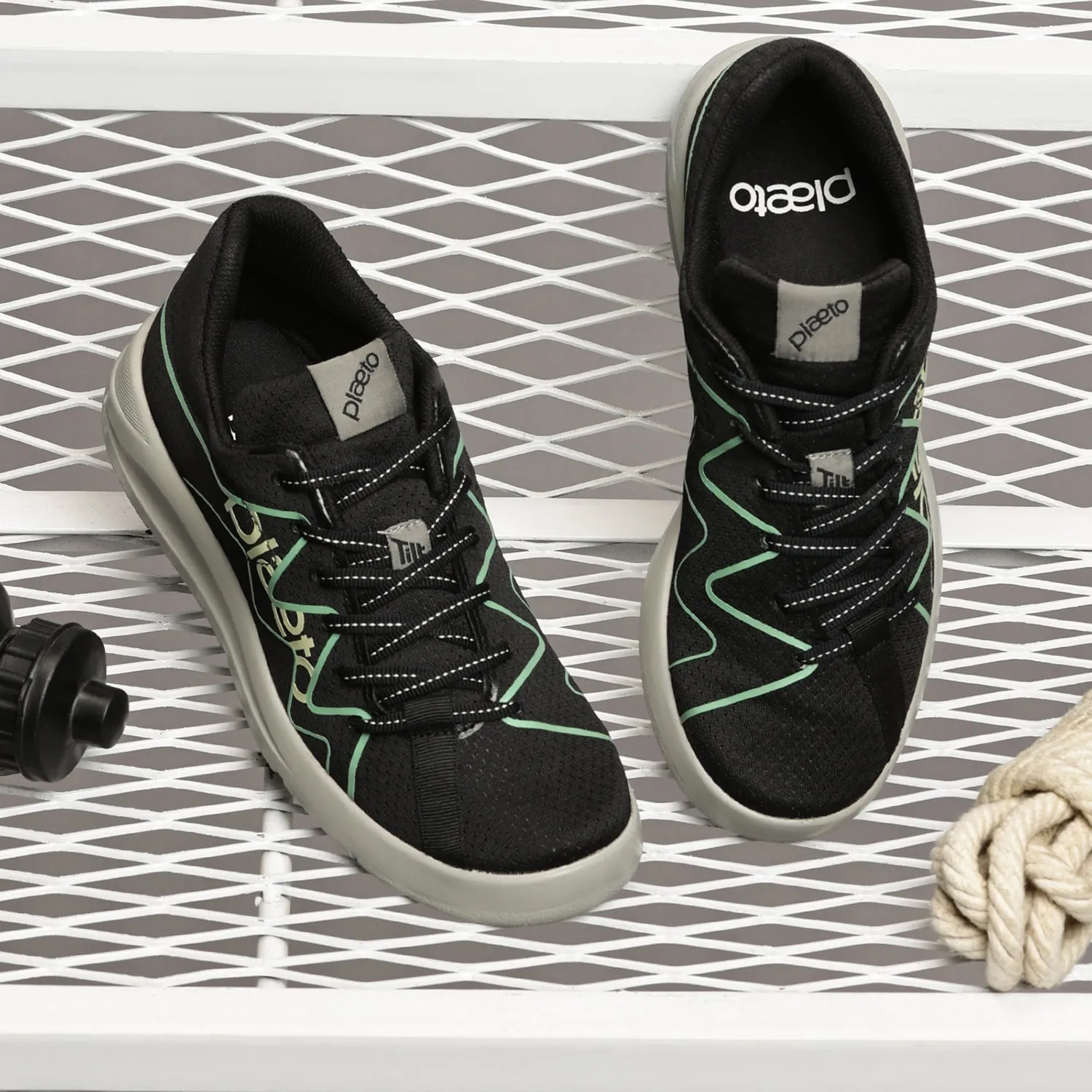 Gully Men's Sports Shoes - Black / Mint