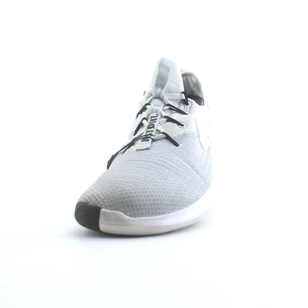 NIKE  WMNS FREE TR 8 PRINT PURE PLATINUM
