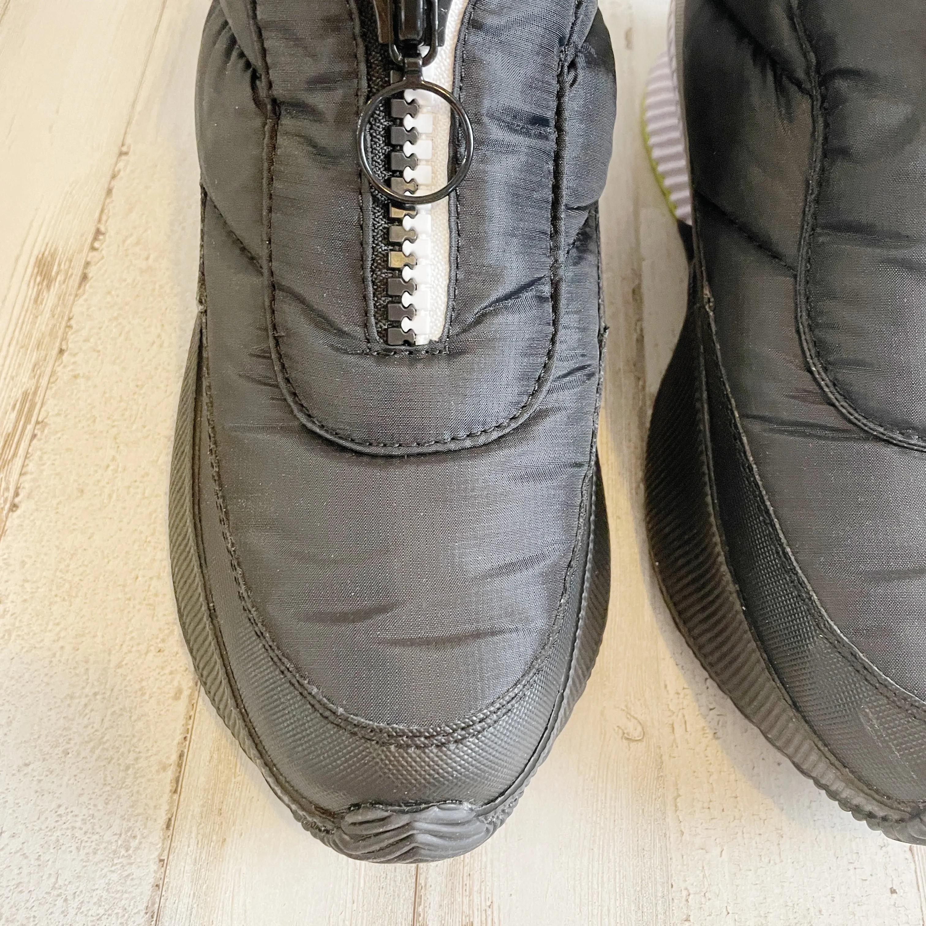 Sorel | Womens Black and White Suede Kinetic Lite Strap Sneakers | Size: 8.5