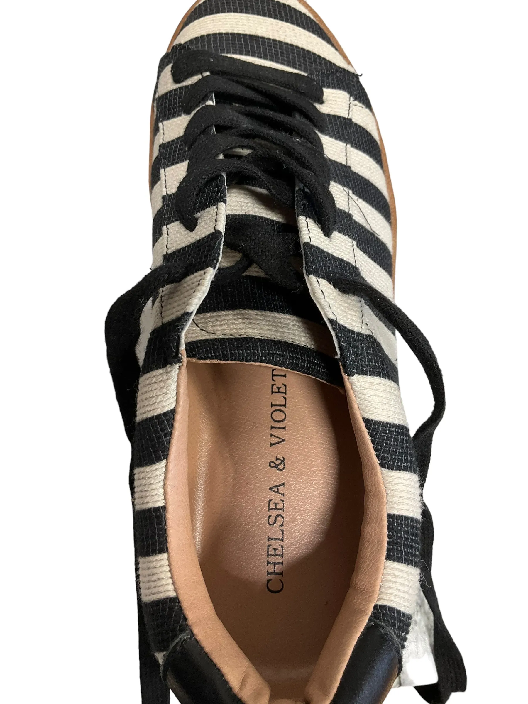 Striped Pattern Shoes Athletic Chelsea And Violet, Size 8