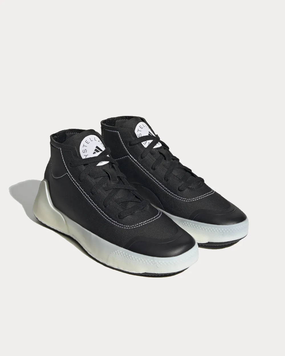Treino Mid-Cut Core Black High Top Sneakers